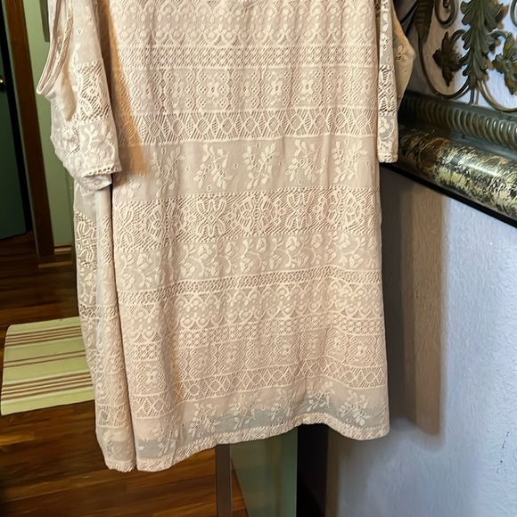 Torrid Cold Shoulder Top  Nude Color Lace with Stretch NWOT Sz 5X - Picture 10 of 14